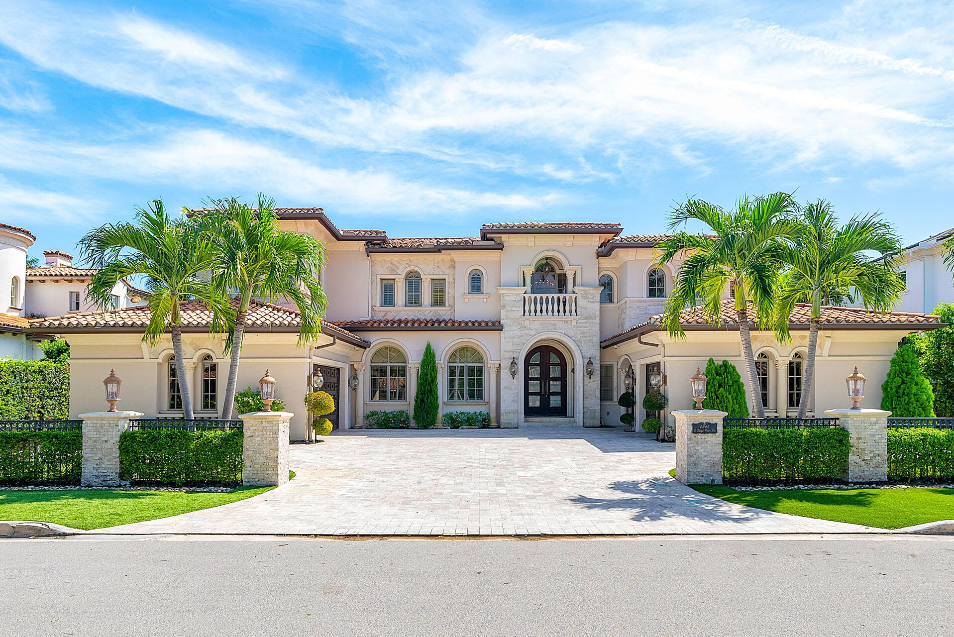 ROYAL PALM YACHT & COUNTRY CLUB - Residential