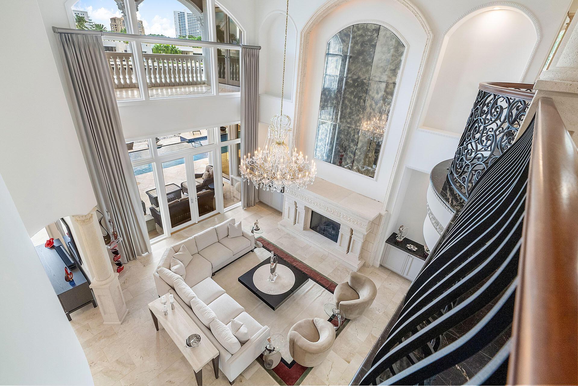 ROYAL PALM YACHT & COUNTRY CLUB - Residential