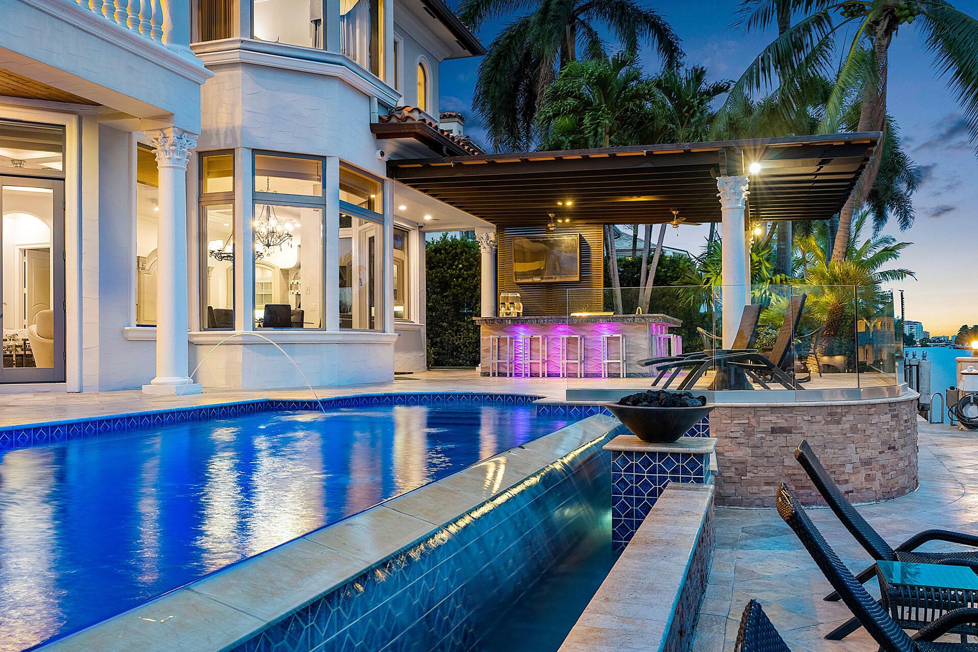ROYAL PALM YACHT & COUNTRY CLUB - Residential
