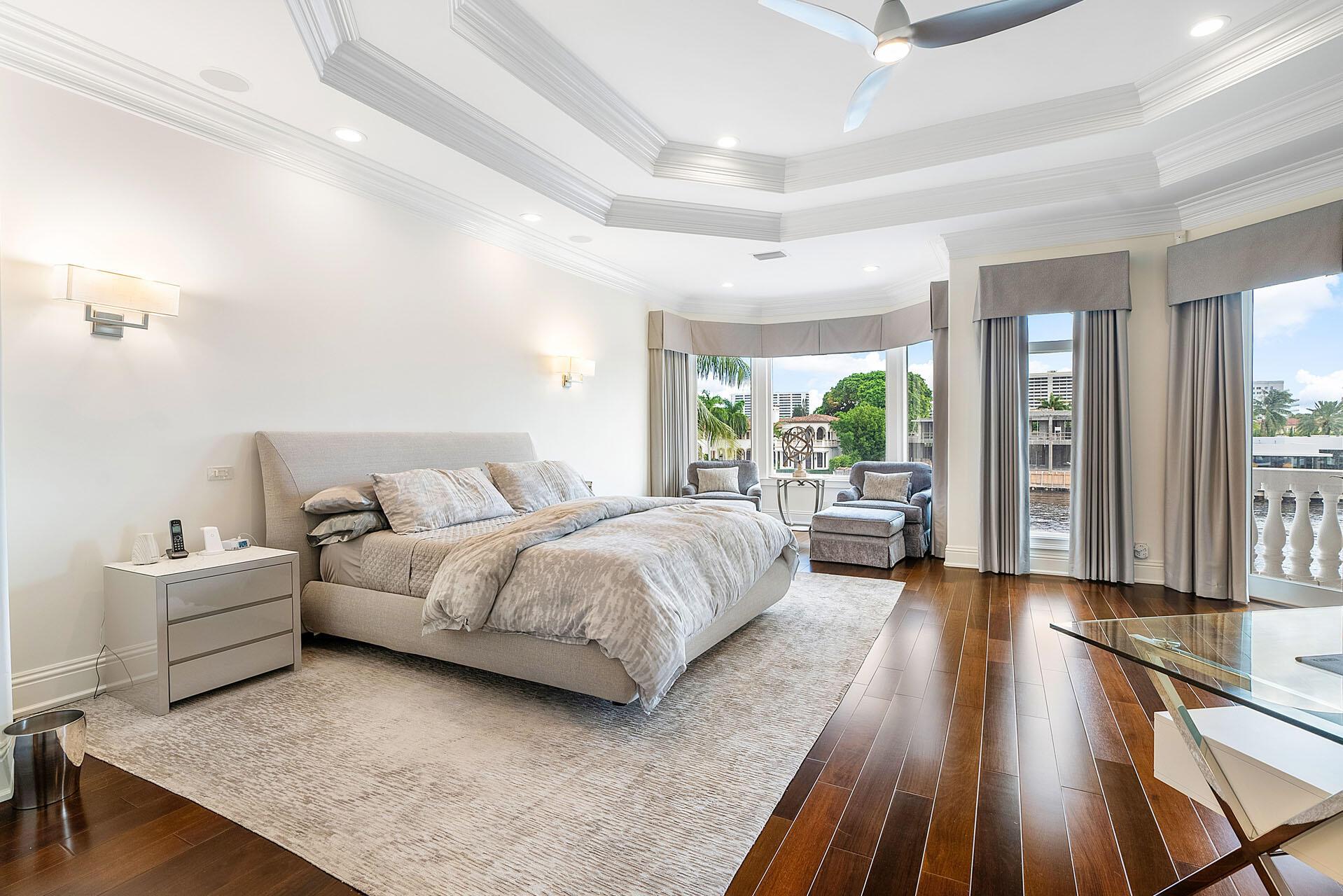 ROYAL PALM YACHT & COUNTRY CLUB - Residential