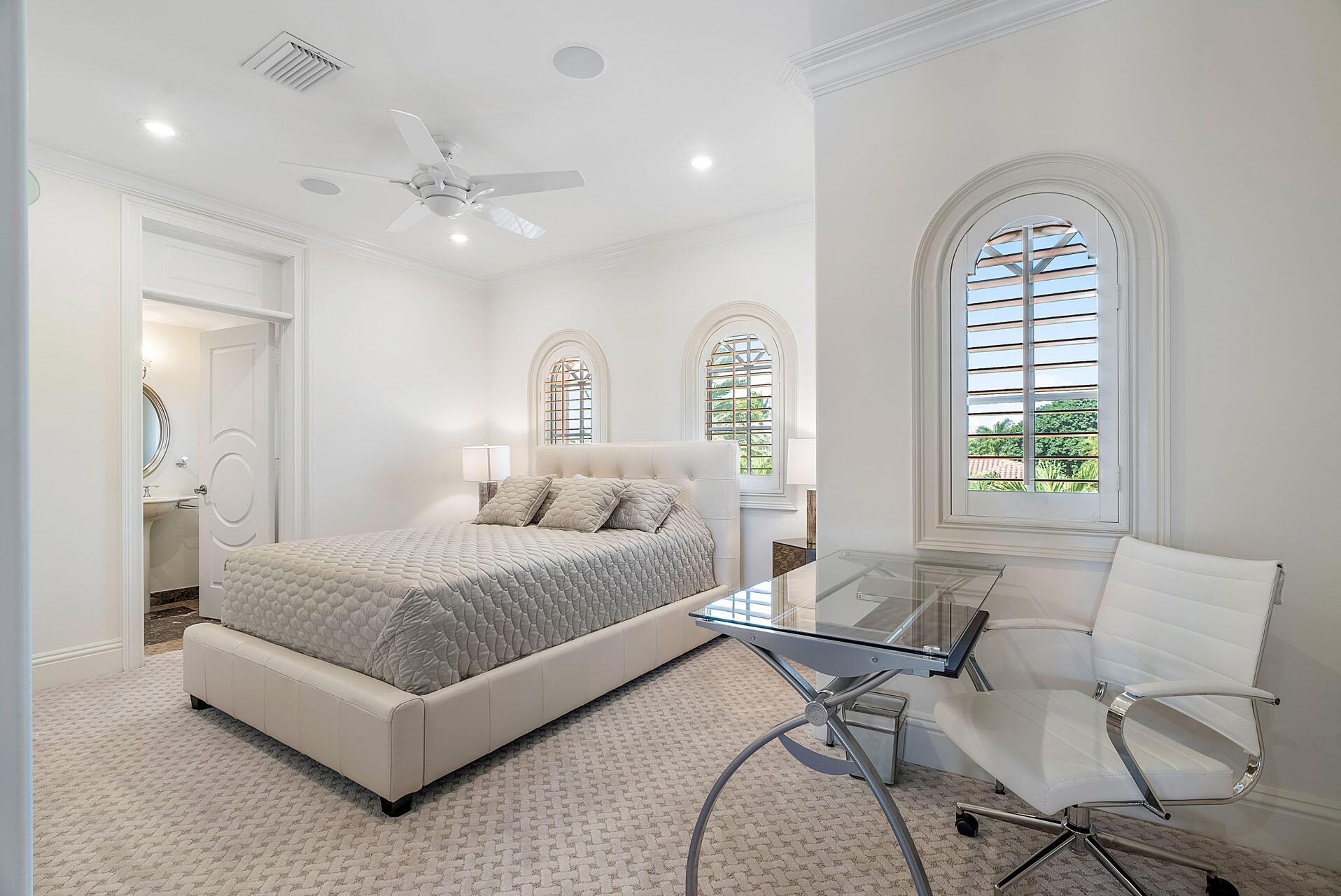 ROYAL PALM YACHT & COUNTRY CLUB - Residential