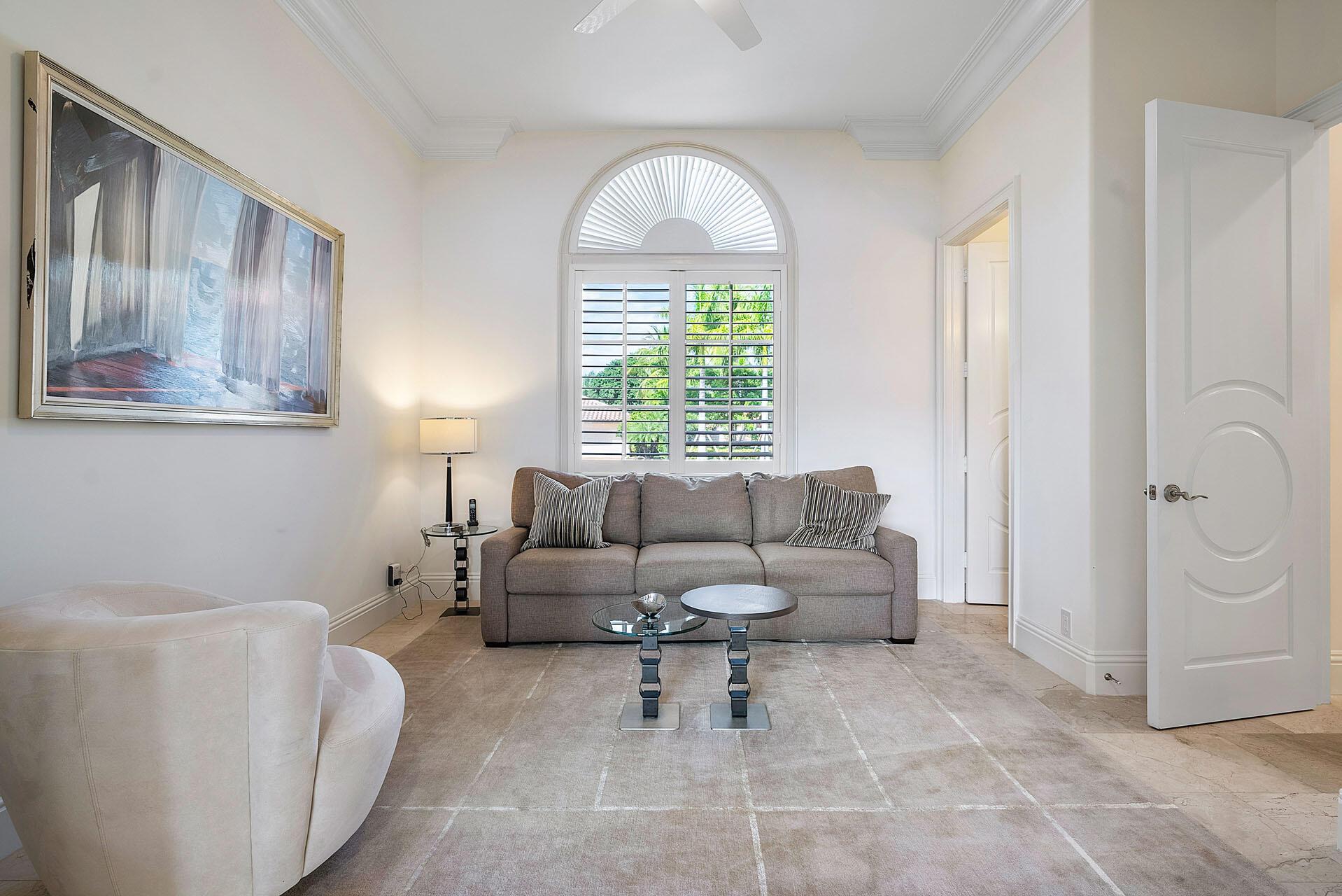 ROYAL PALM YACHT & COUNTRY CLUB - Residential