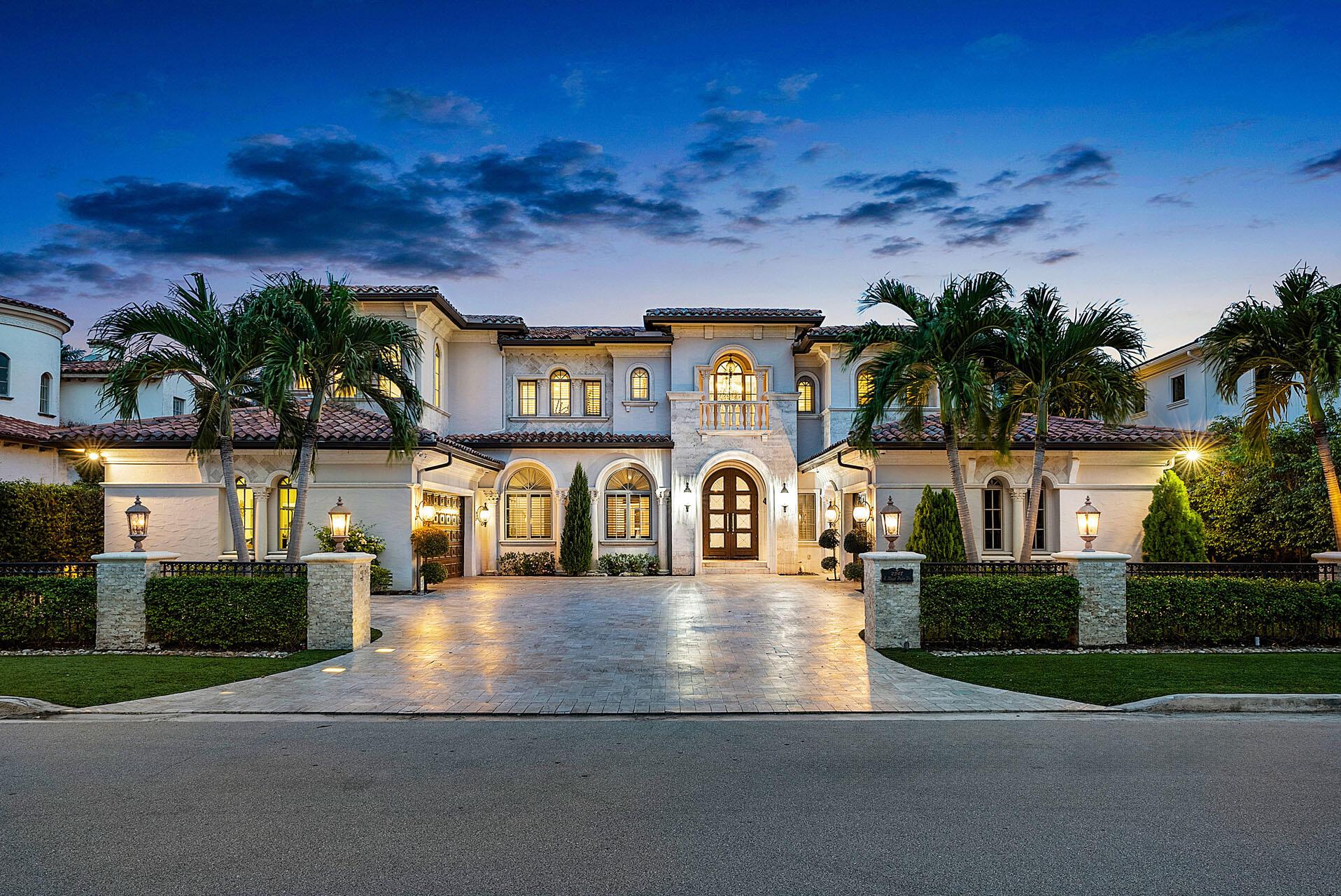 ROYAL PALM YACHT & COUNTRY CLUB - Residential