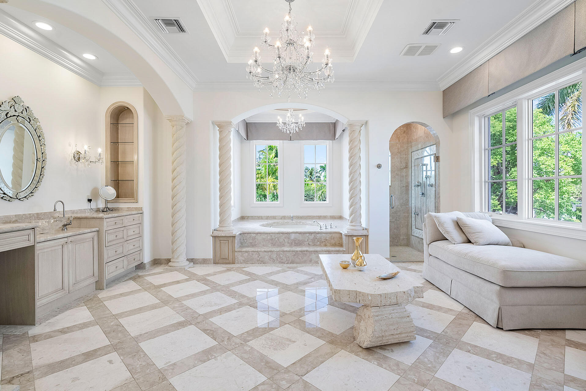 ROYAL PALM YACHT & COUNTRY CLUB - Residential