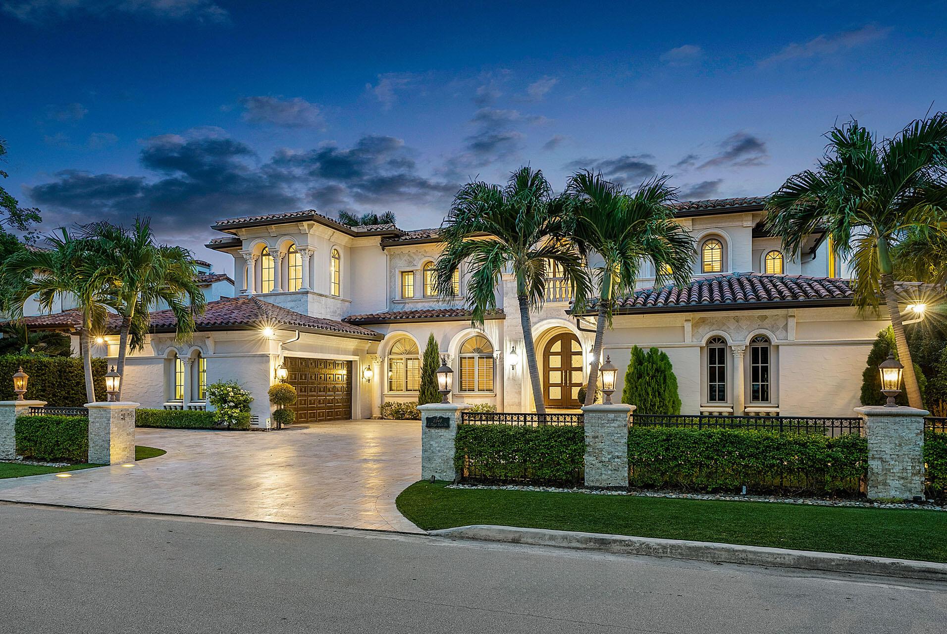 ROYAL PALM YACHT & COUNTRY CLUB - Residential
