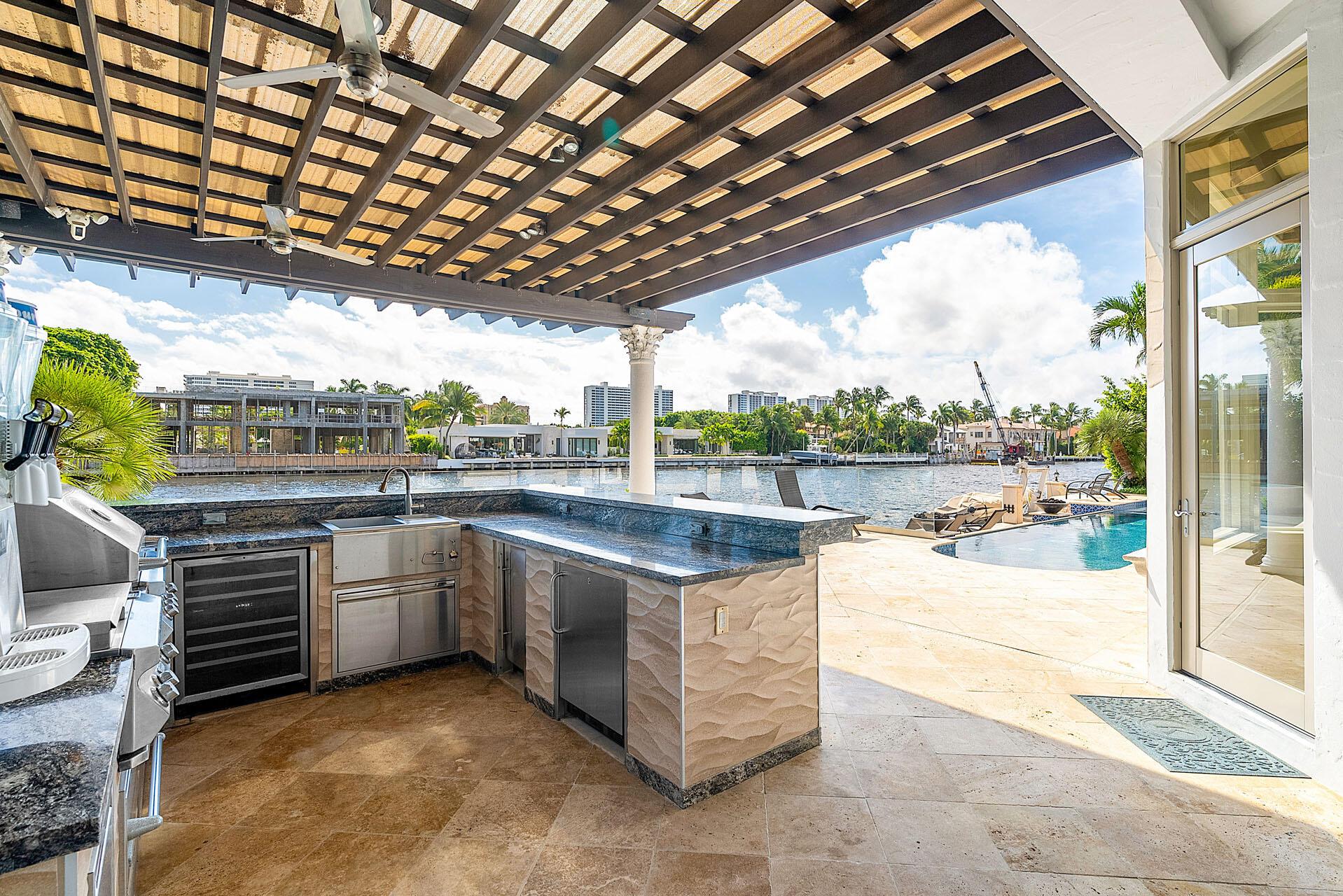 ROYAL PALM YACHT & COUNTRY CLUB - Residential
