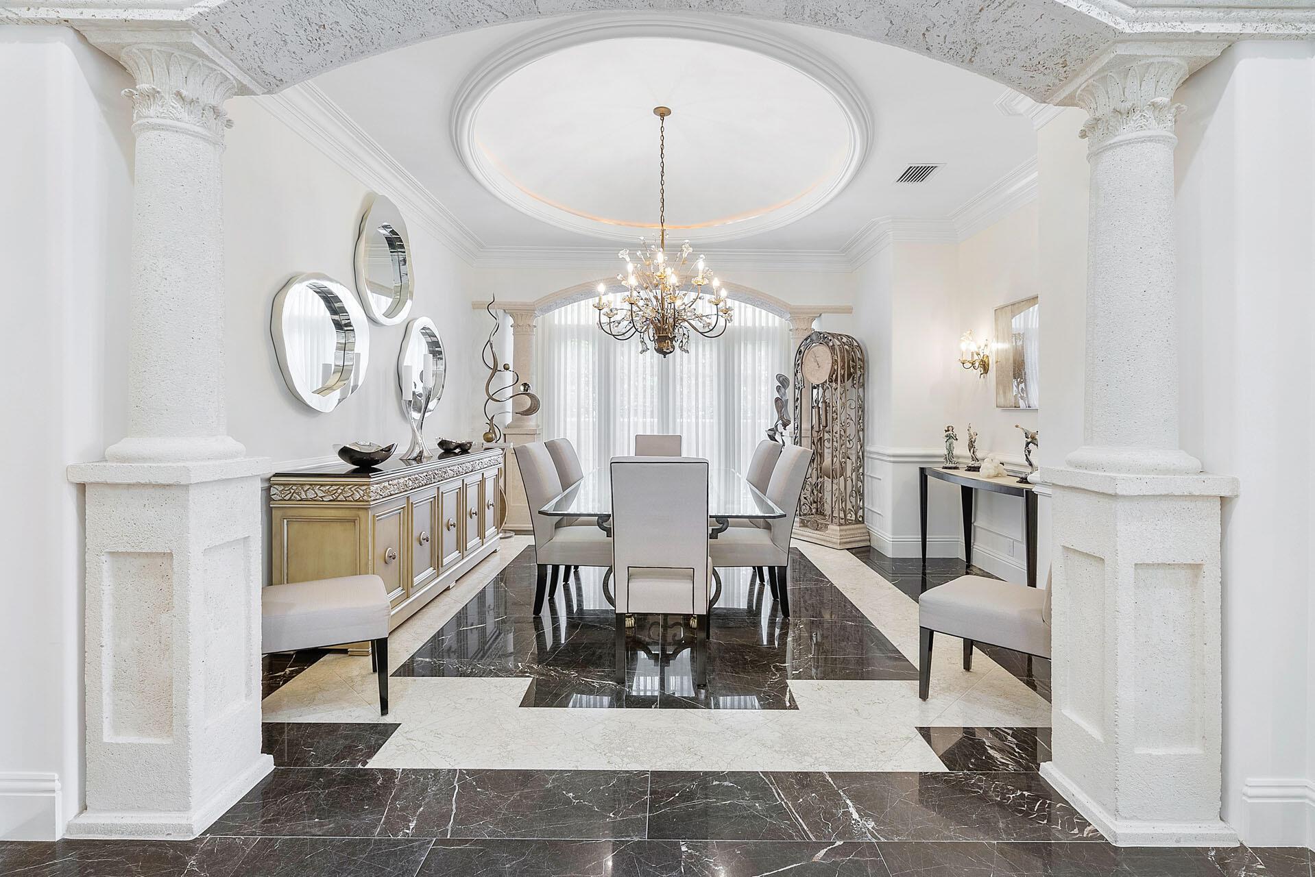 ROYAL PALM YACHT & COUNTRY CLUB - Residential