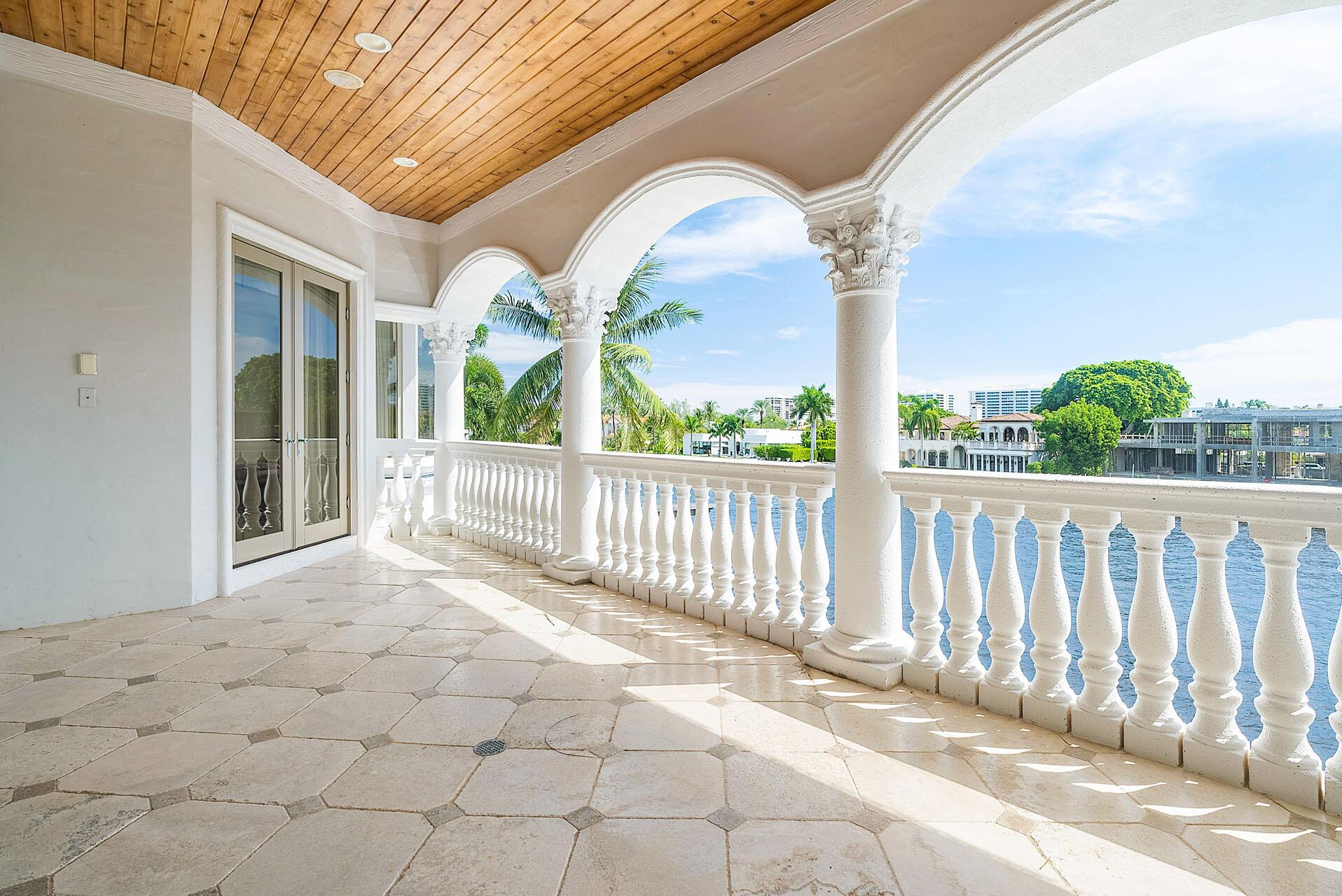 ROYAL PALM YACHT & COUNTRY CLUB - Residential
