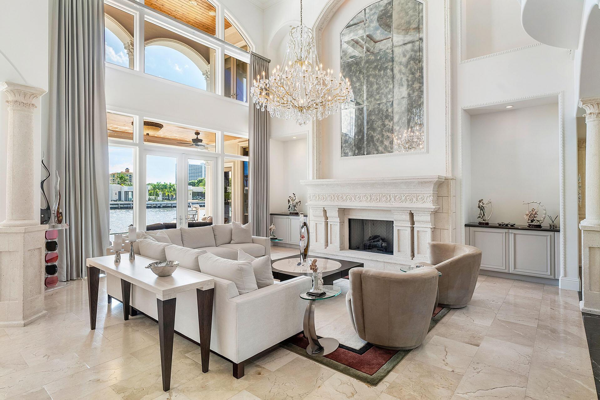 ROYAL PALM YACHT & COUNTRY CLUB - Residential
