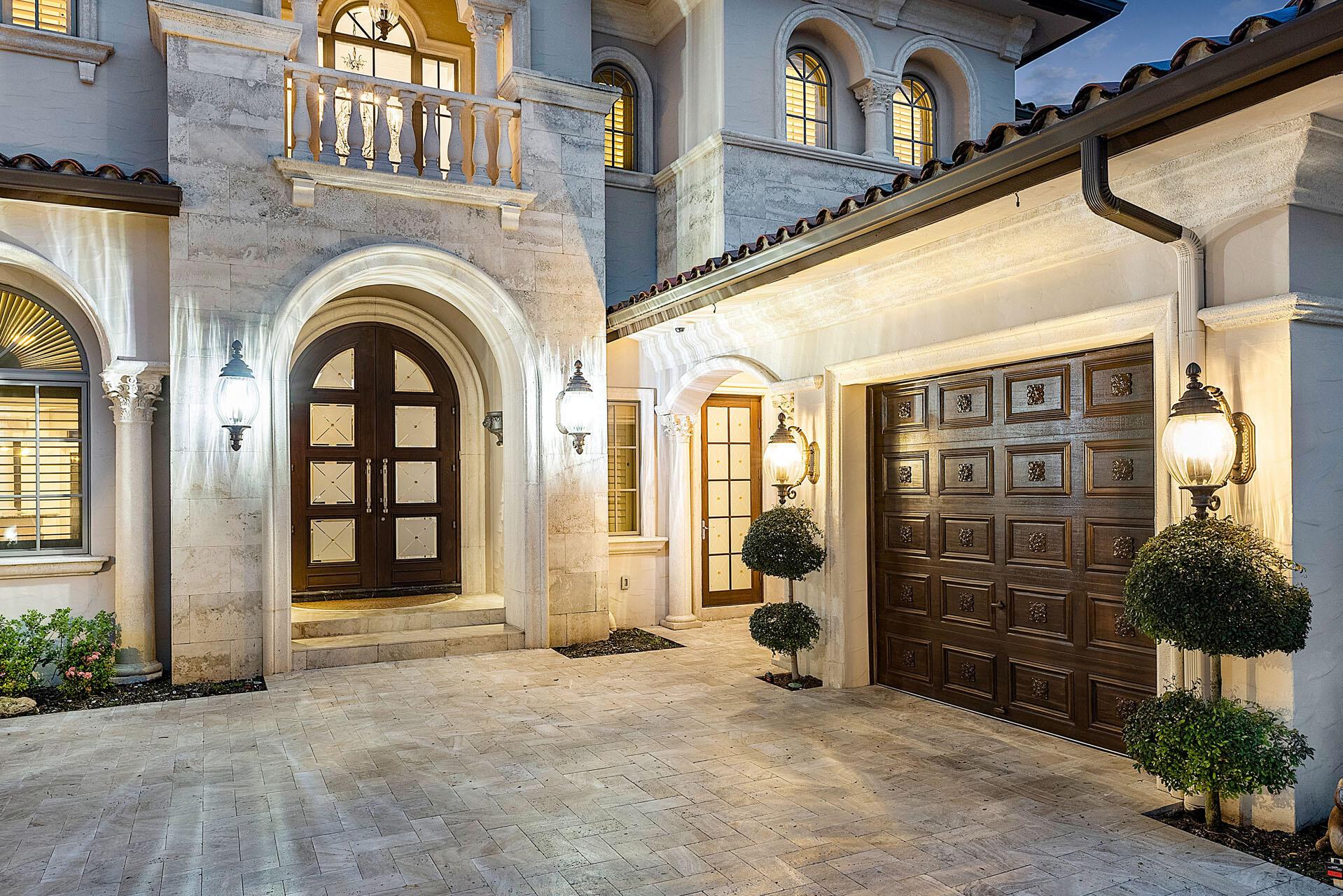 ROYAL PALM YACHT & COUNTRY CLUB - Residential