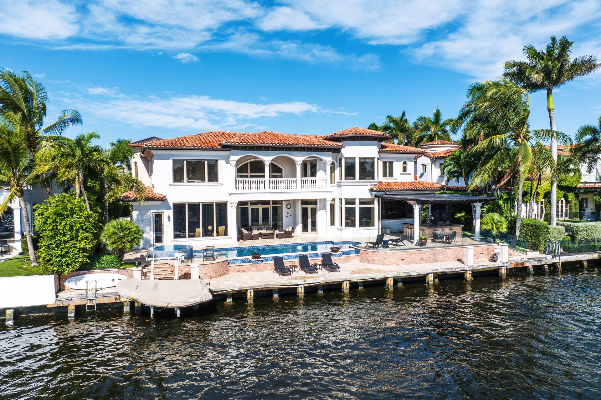 ROYAL PALM YACHT & COUNTRY CLUB - Residential