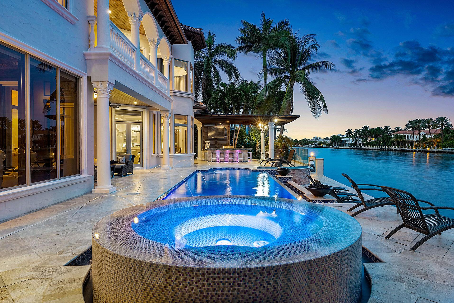 ROYAL PALM YACHT & COUNTRY CLUB - Residential