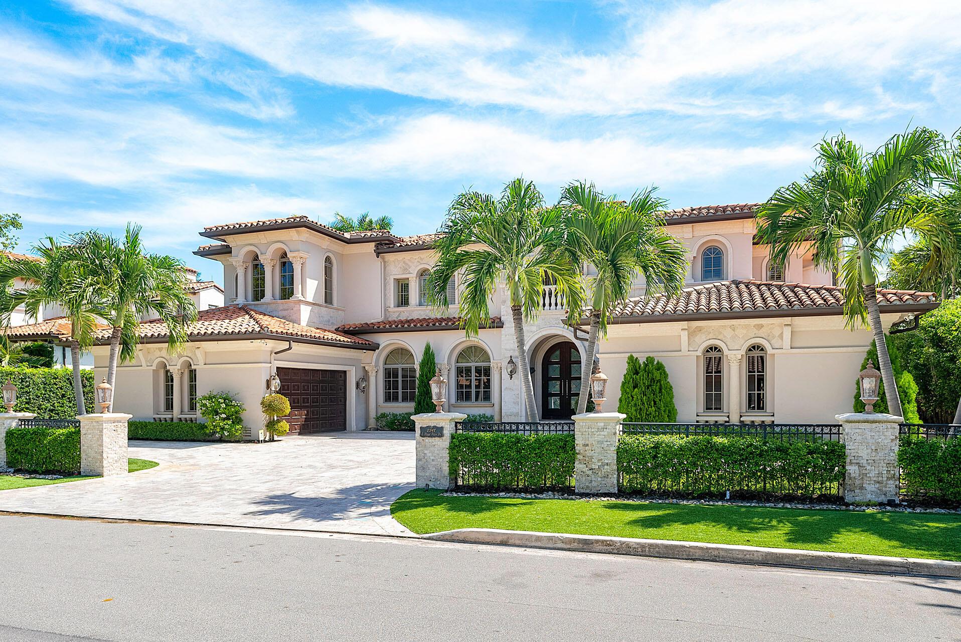 ROYAL PALM YACHT & COUNTRY CLUB - Residential