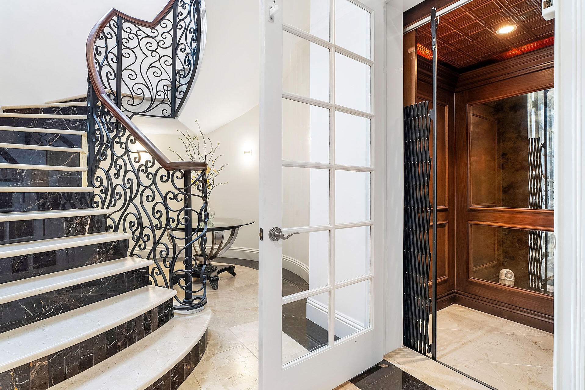 ROYAL PALM YACHT & COUNTRY CLUB - Residential