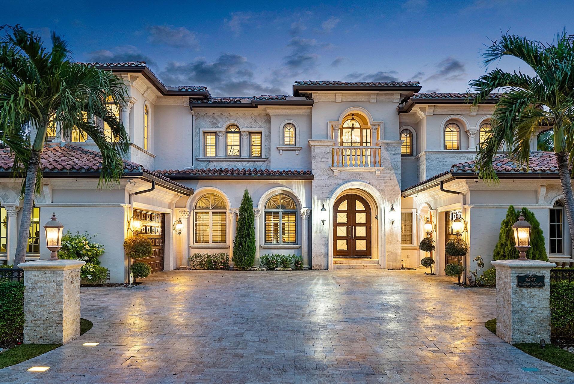 ROYAL PALM YACHT & COUNTRY CLUB - Residential