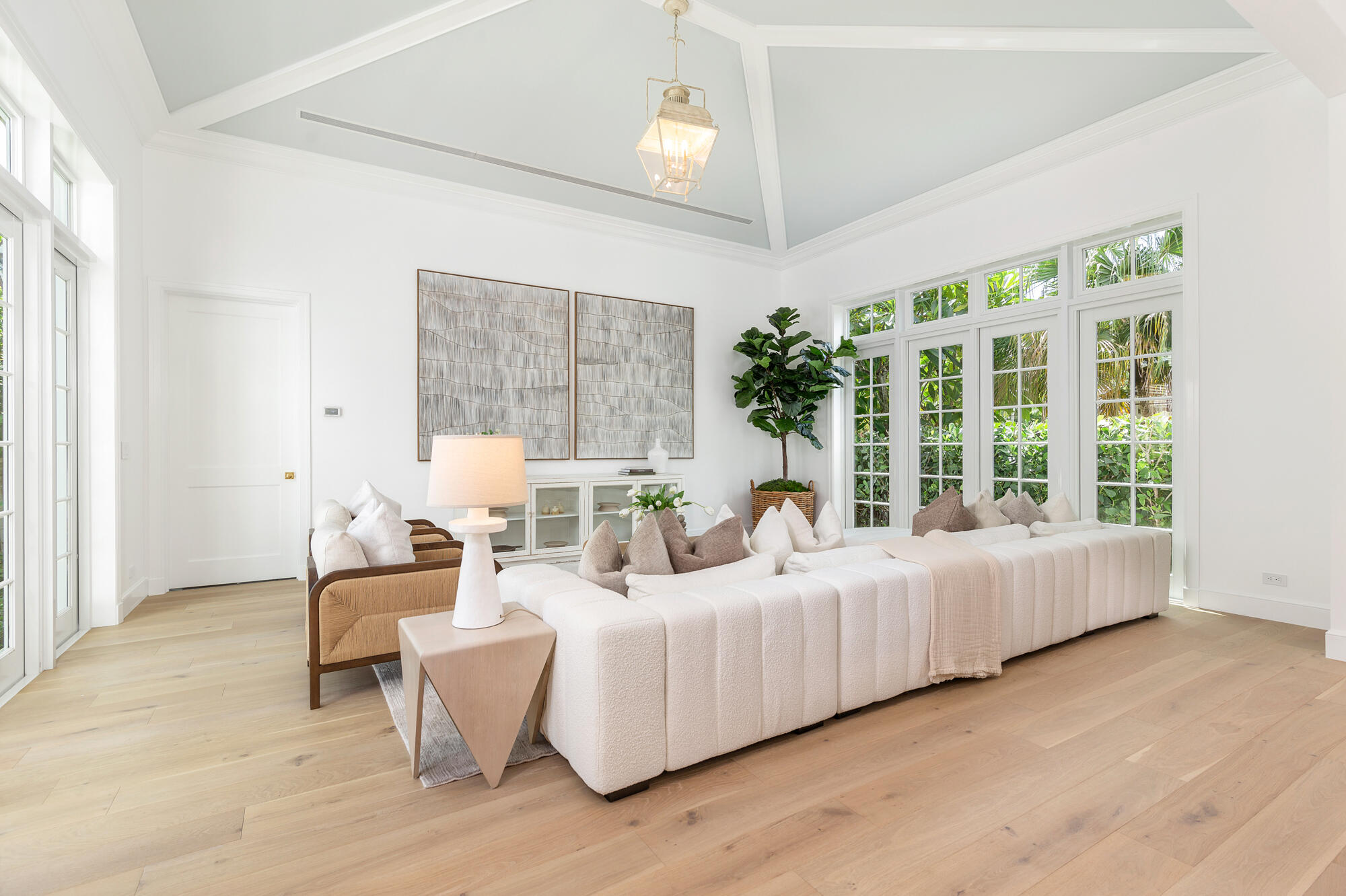 MIRAMAR ln - Residential