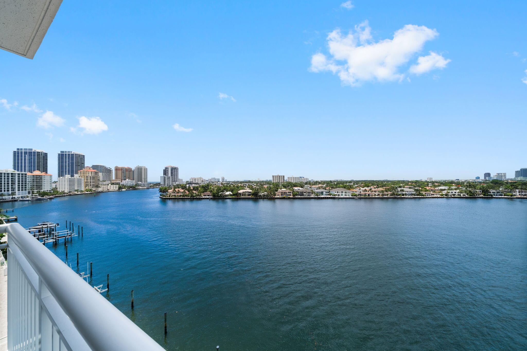 BAYSHORE TOWERS - Residential