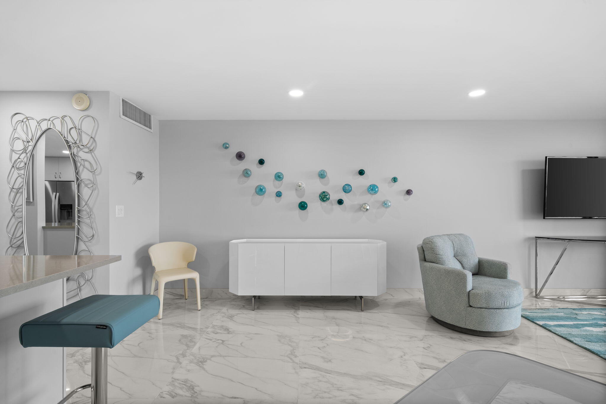 BAYSHORE TOWERS - Residential