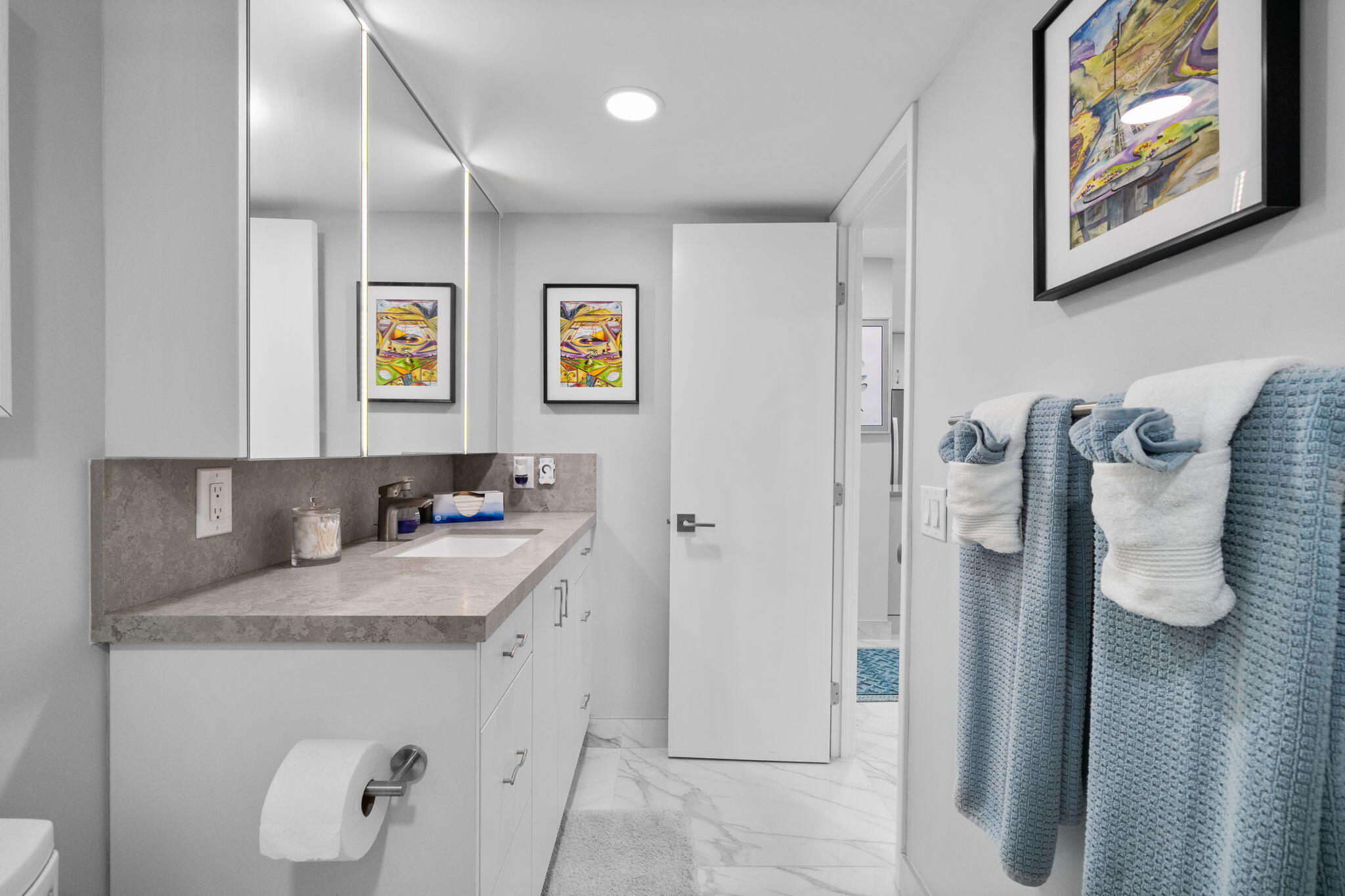 BAYSHORE TOWERS - Residential