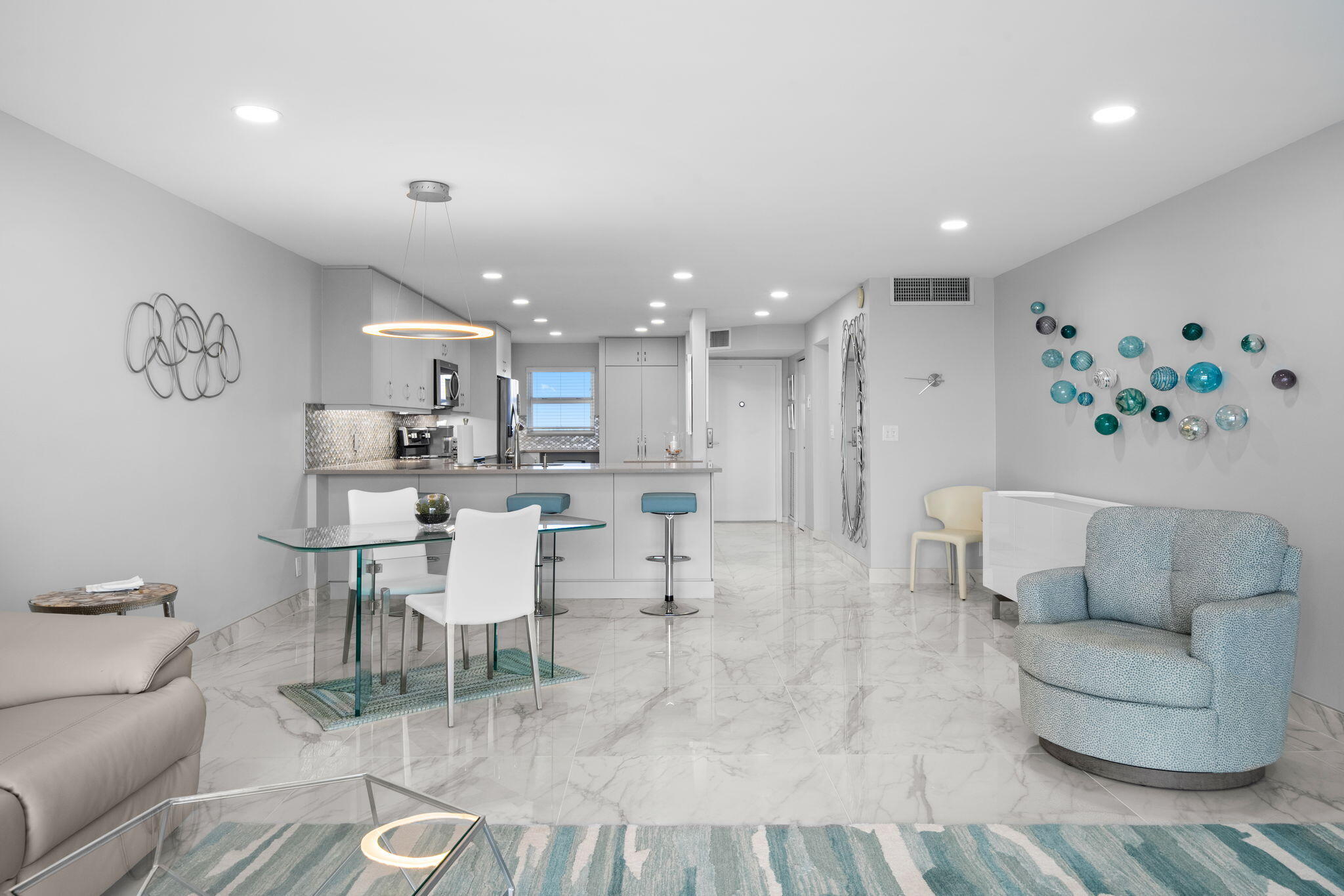 BAYSHORE TOWERS - Residential
