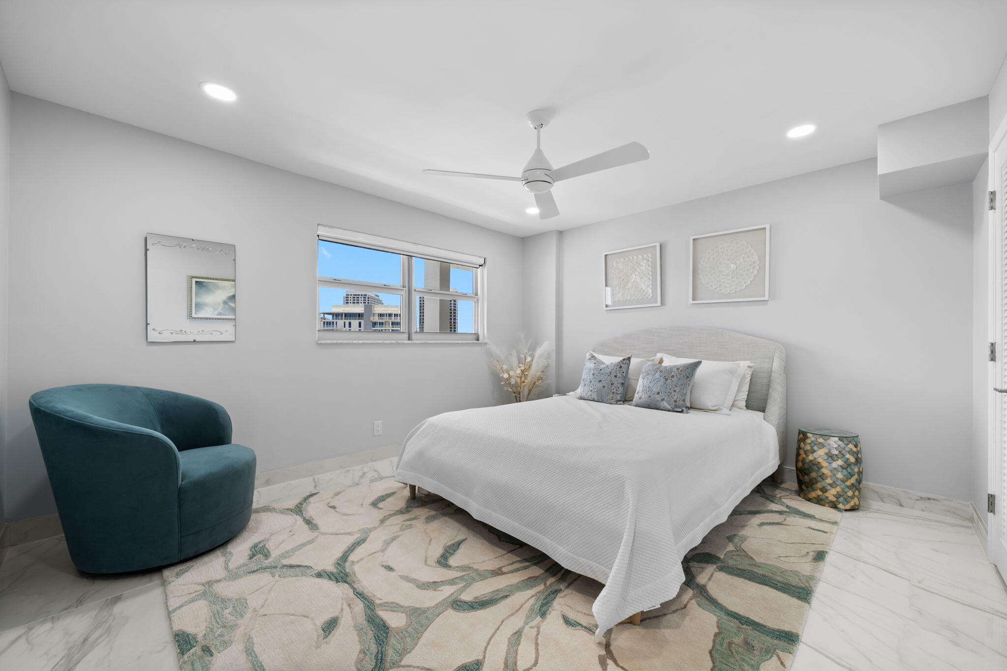 BAYSHORE TOWERS - Residential