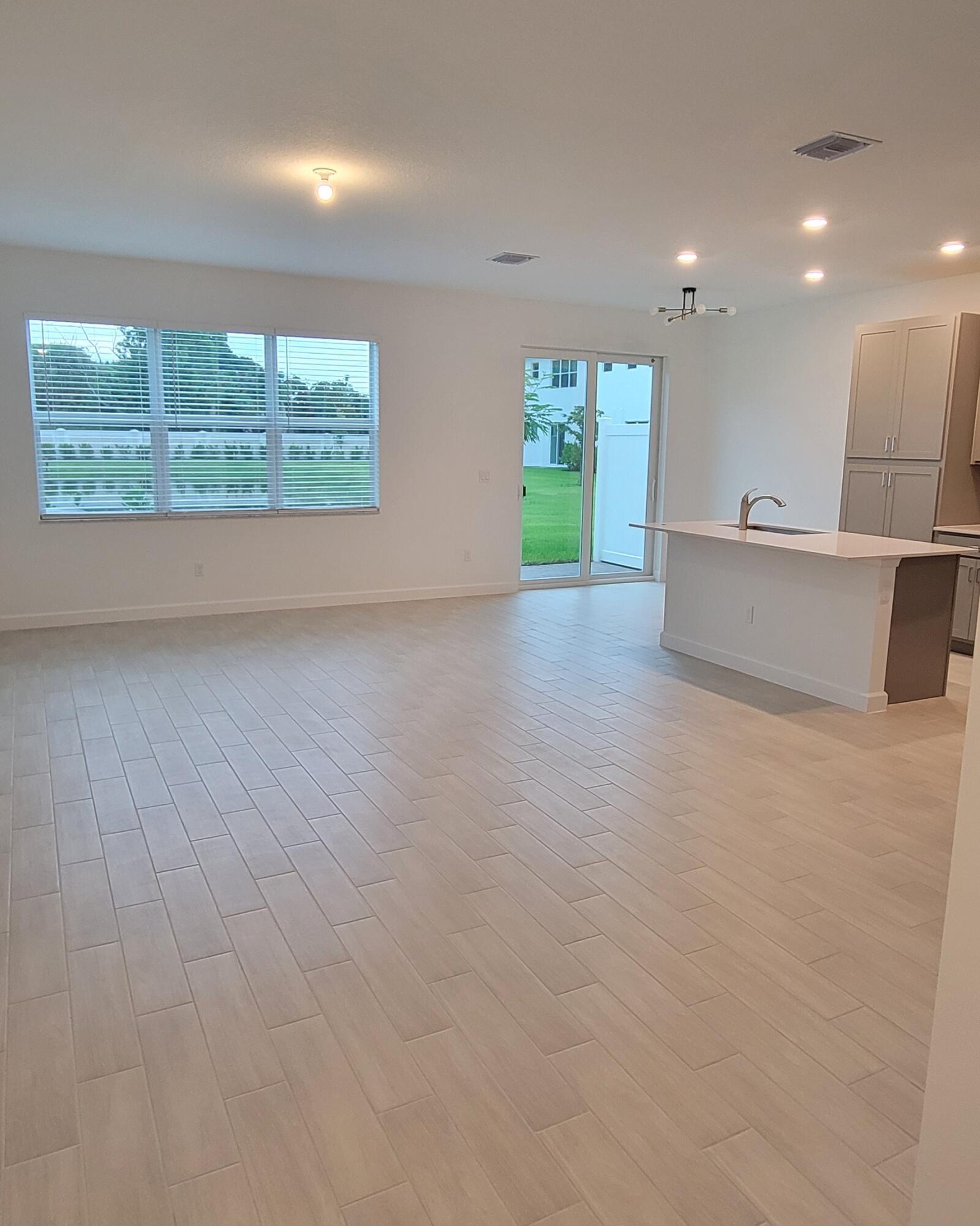 ANDALUCIA PUD PLAT 6 - Residential Lease