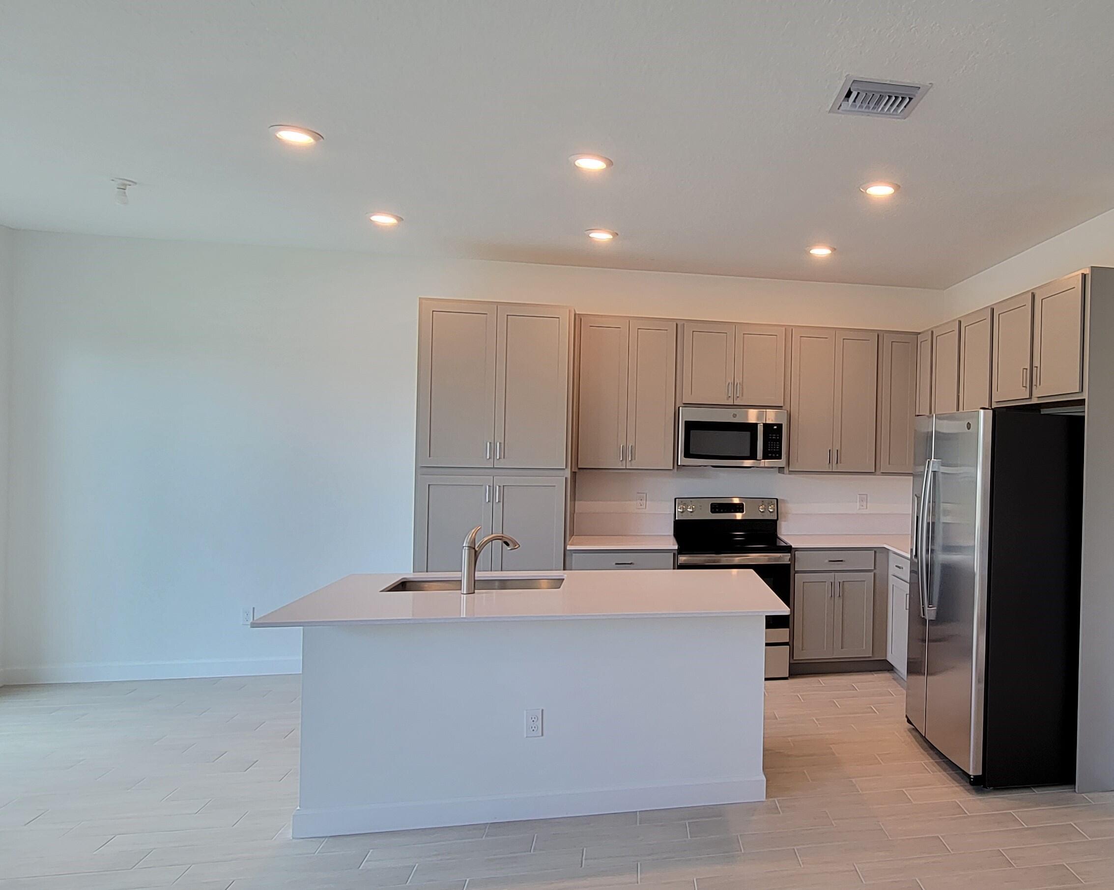 ANDALUCIA PUD PLAT 6 - Residential Lease