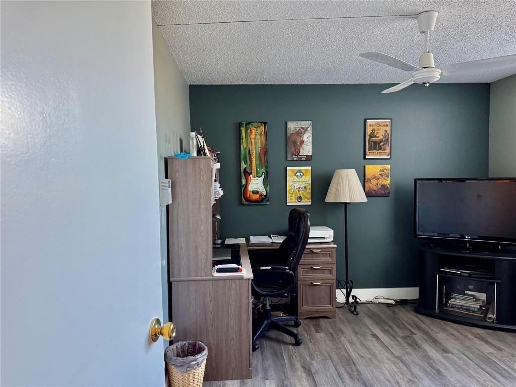 COURTYARDS OF BROWARD - Residential Lease