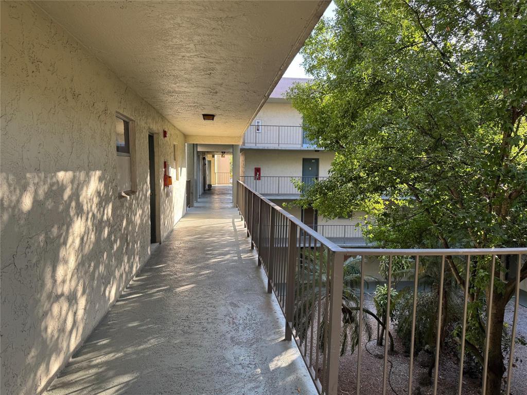 COURTYARDS OF BROWARD - Residential Lease