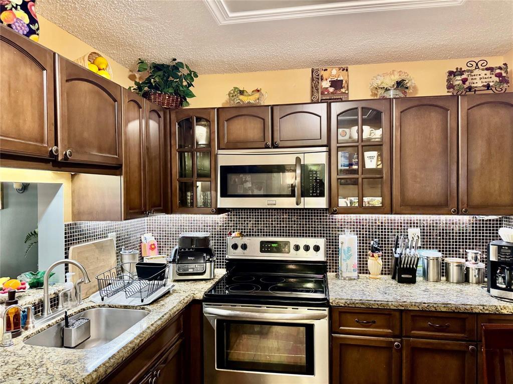 COURTYARDS OF BROWARD - Residential Lease
