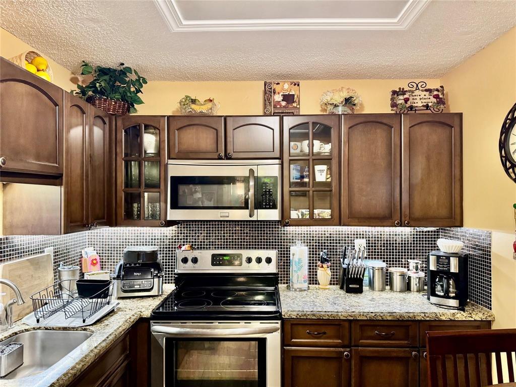 COURTYARDS OF BROWARD - Residential Lease