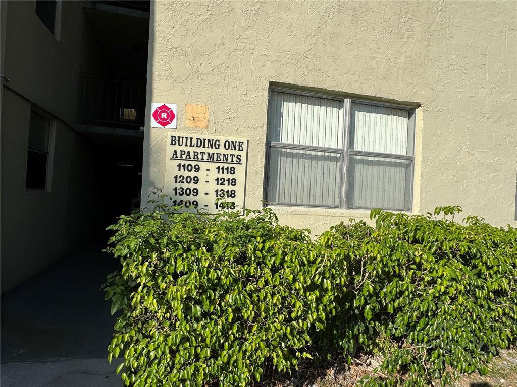 COURTYARDS OF BROWARD - Residential Lease