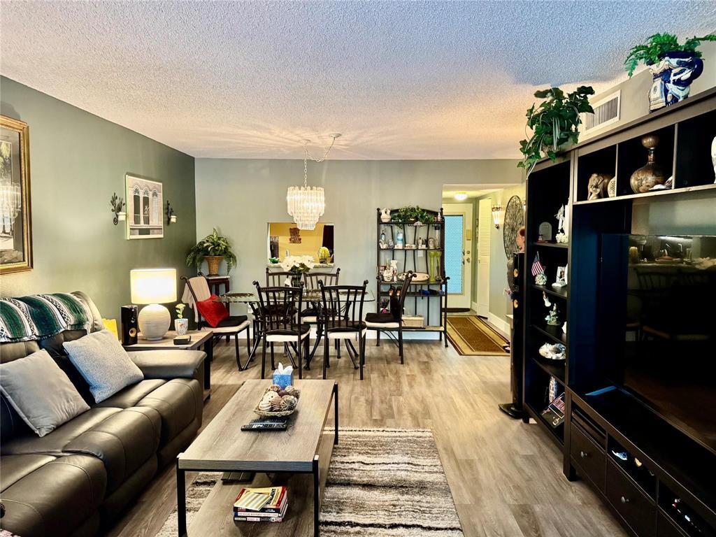 COURTYARDS OF BROWARD - Residential Lease