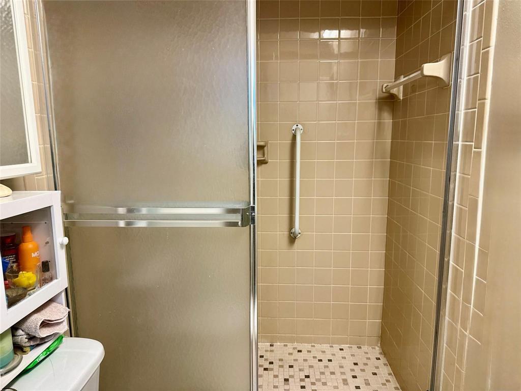 COURTYARDS OF BROWARD - Residential Lease