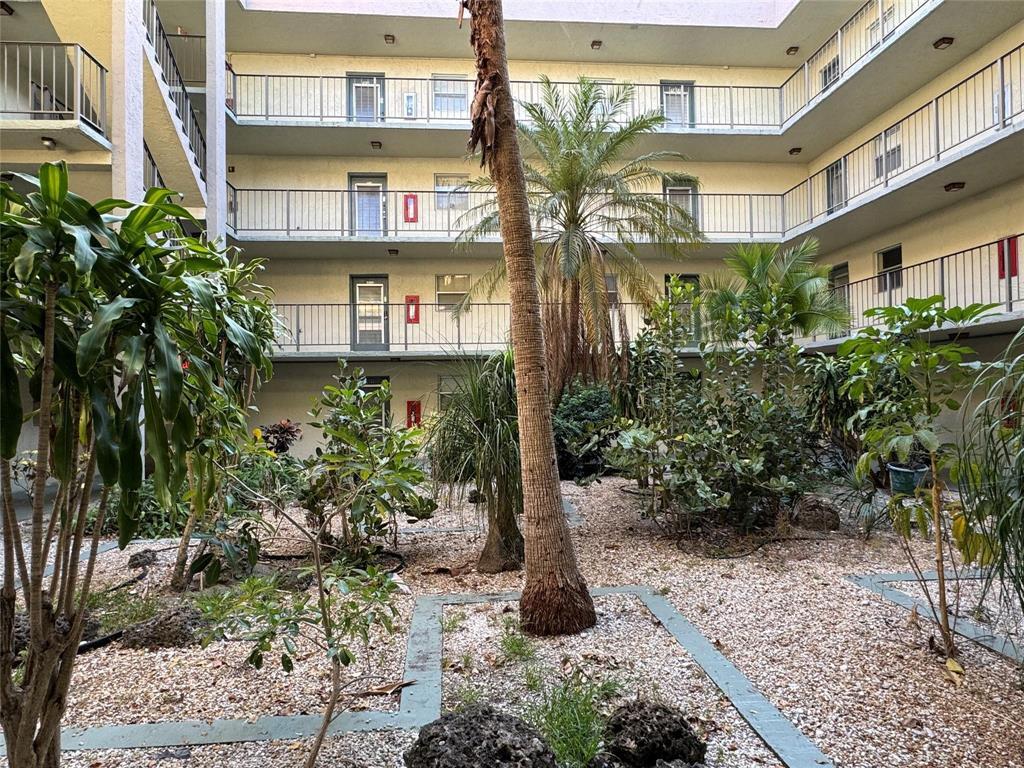 COURTYARDS OF BROWARD - Residential Lease