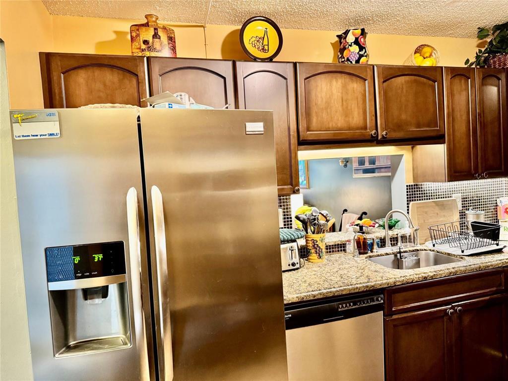 COURTYARDS OF BROWARD - Residential Lease