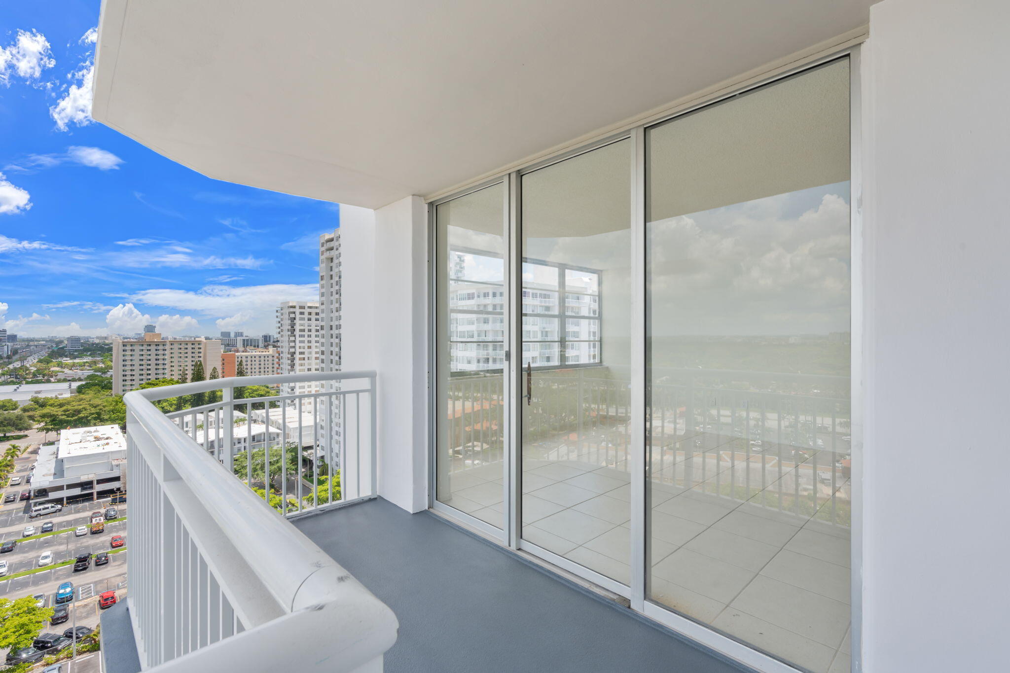 DEL PRADO CONDO - Residential