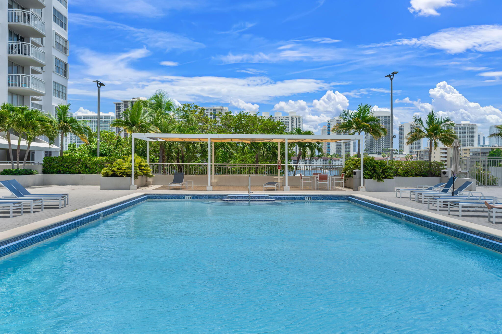 DEL PRADO CONDO - Residential