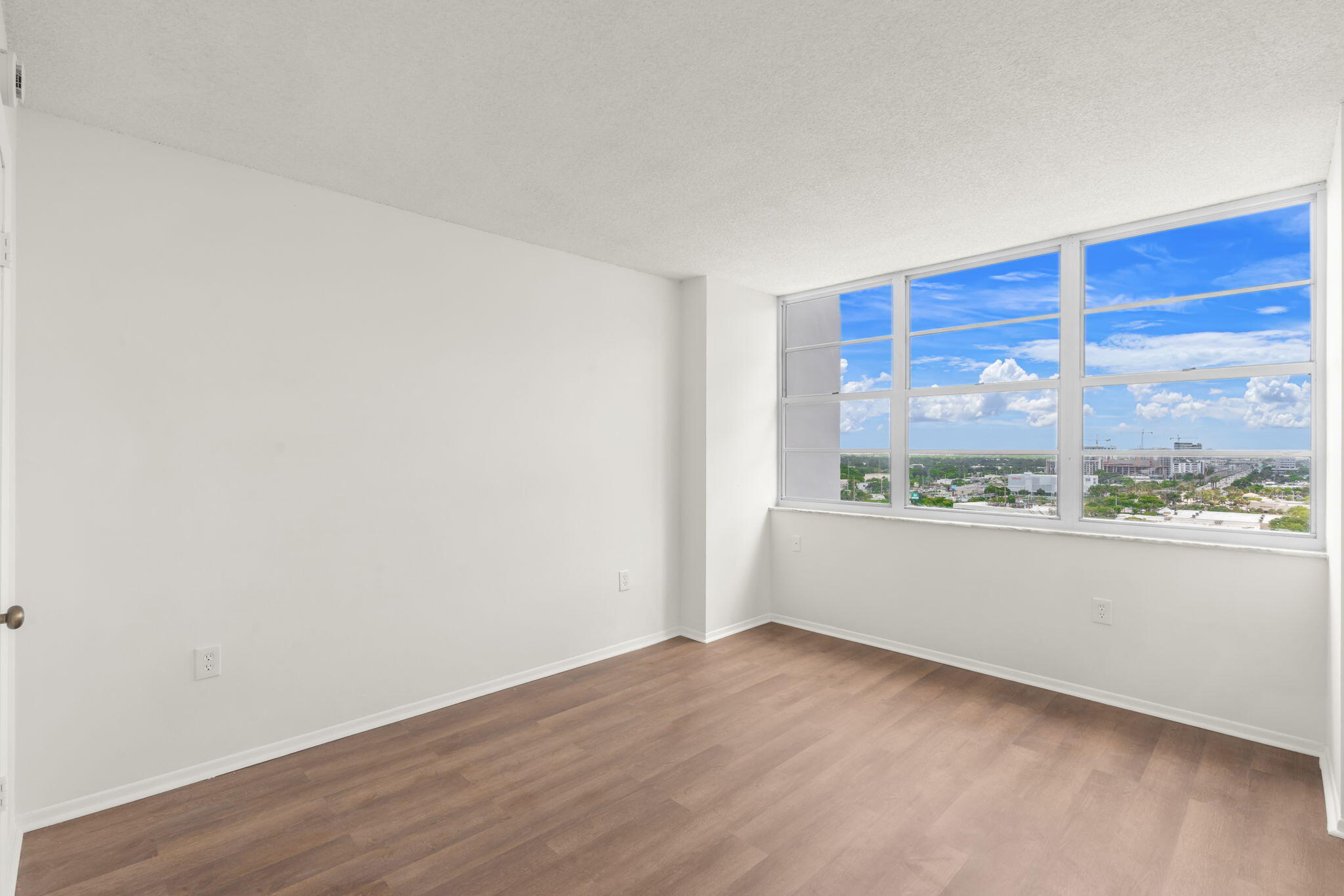 DEL PRADO CONDO - Residential