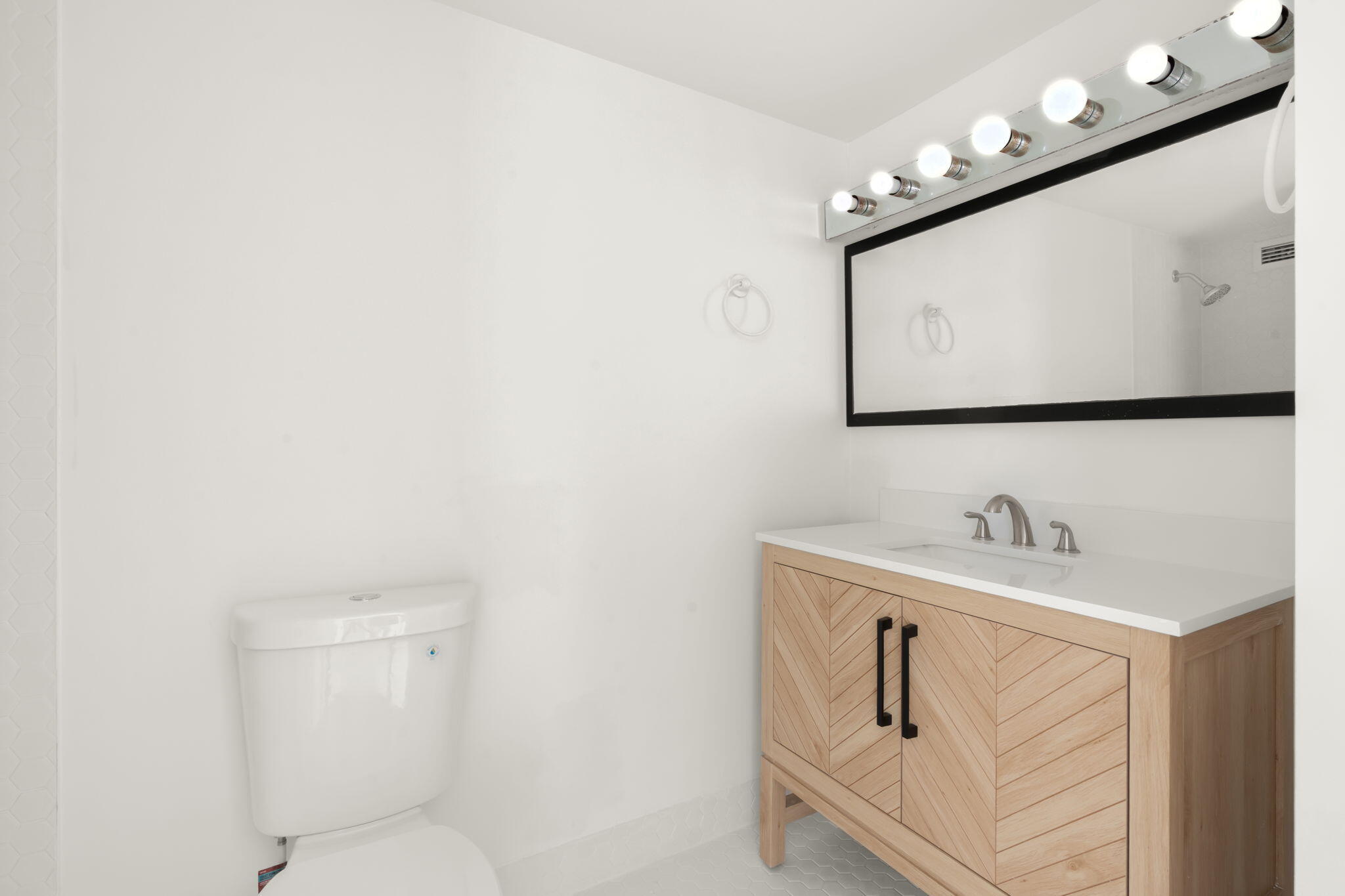 DEL PRADO CONDO - Residential