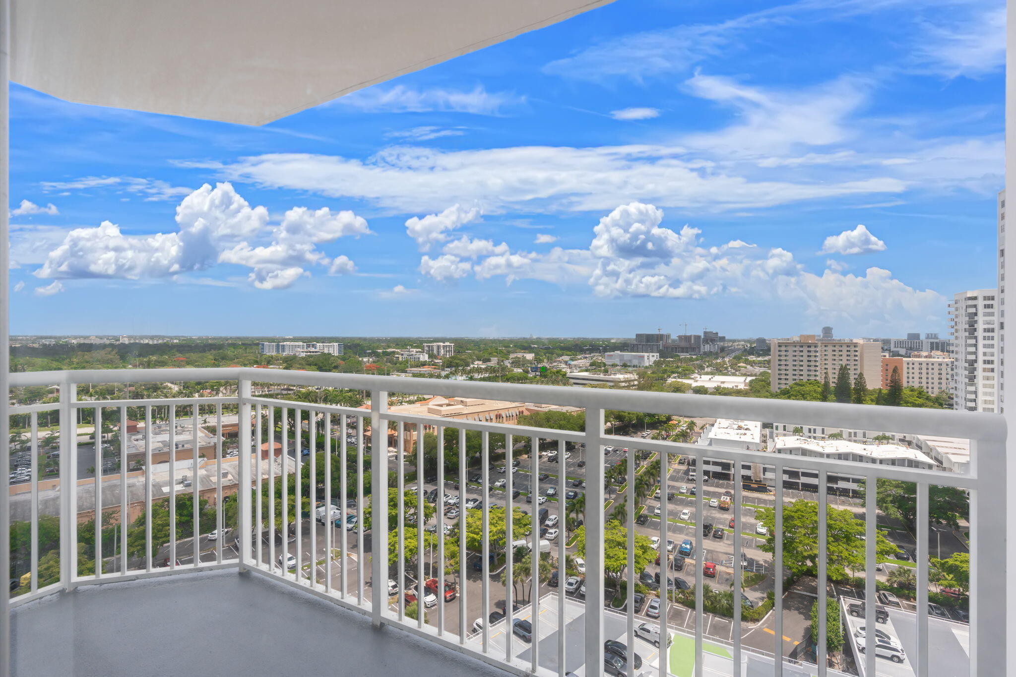 DEL PRADO CONDO - Residential