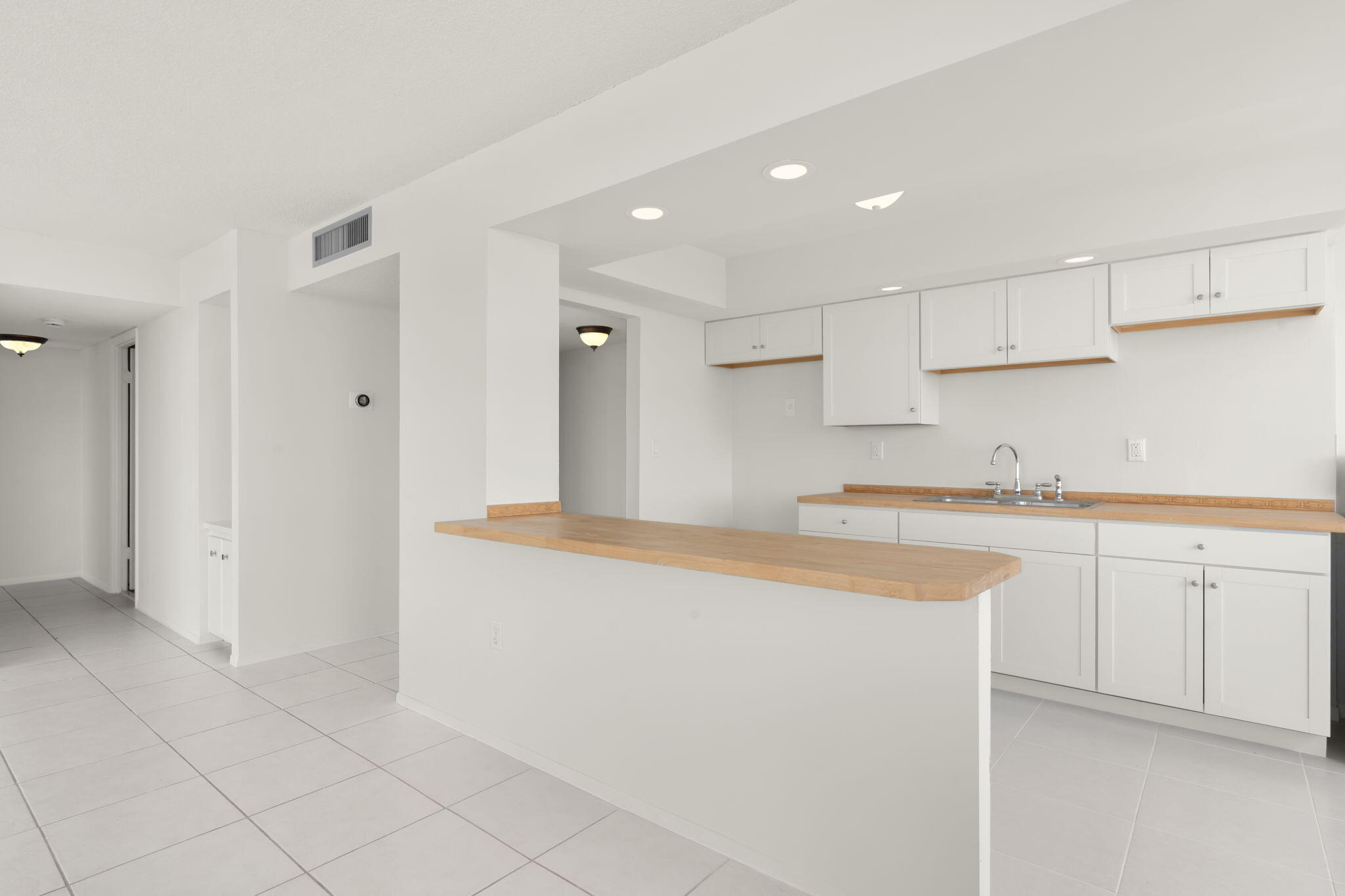 DEL PRADO CONDO - Residential