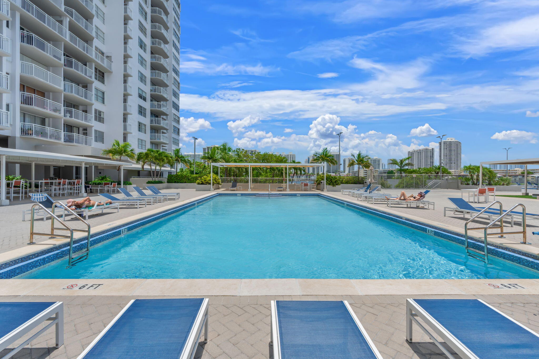 DEL PRADO CONDO - Residential