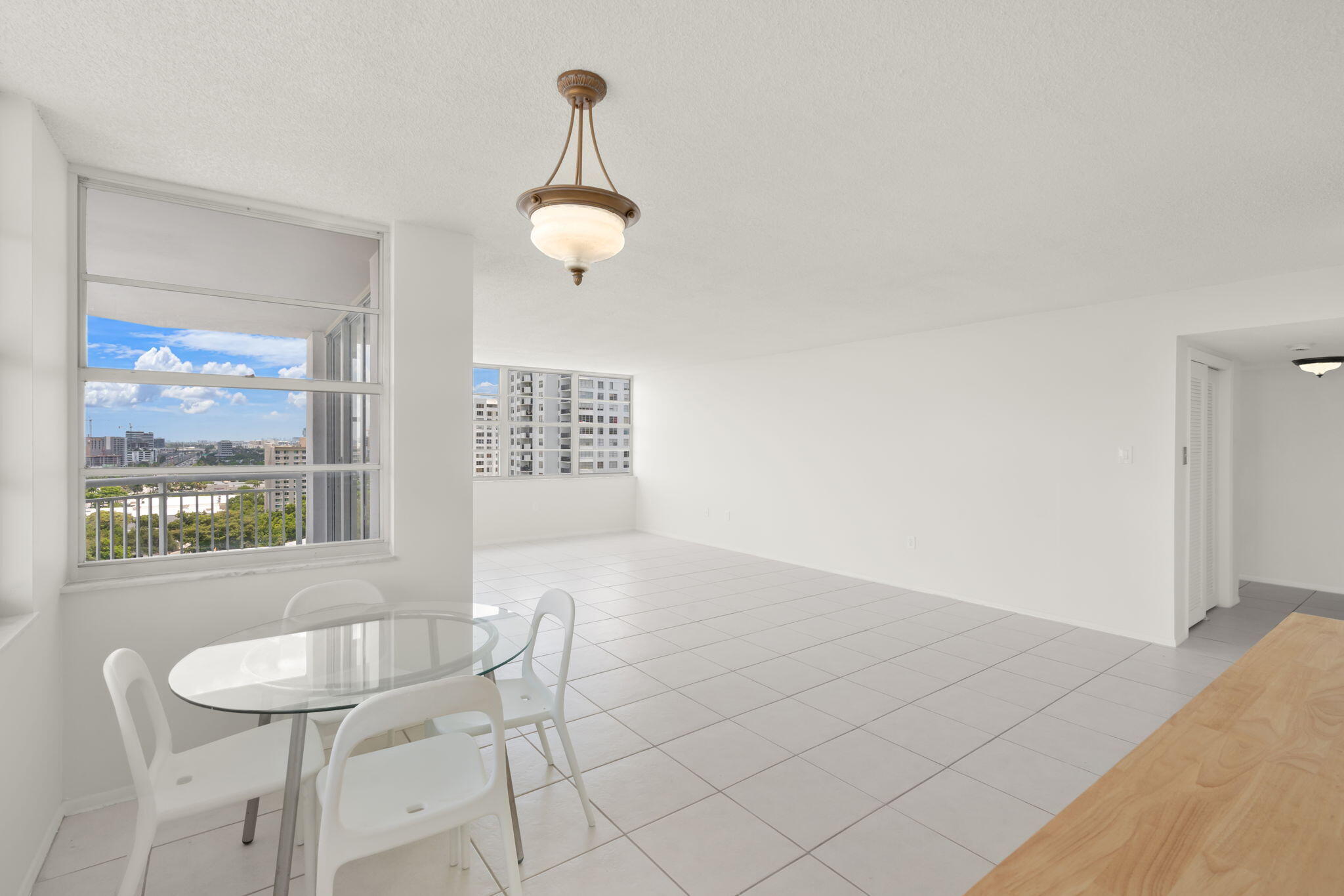 DEL PRADO CONDO - Residential