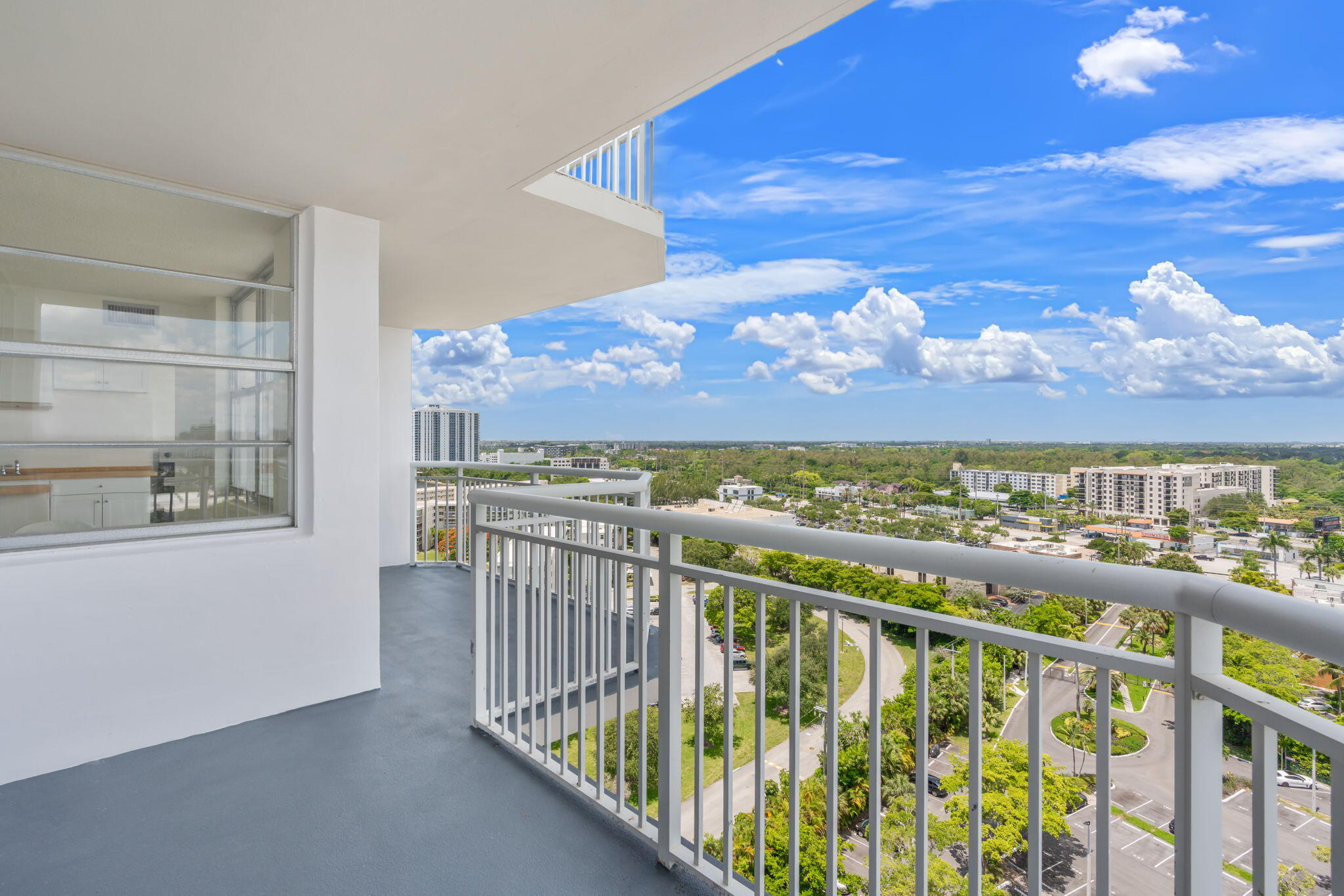 DEL PRADO CONDO - Residential