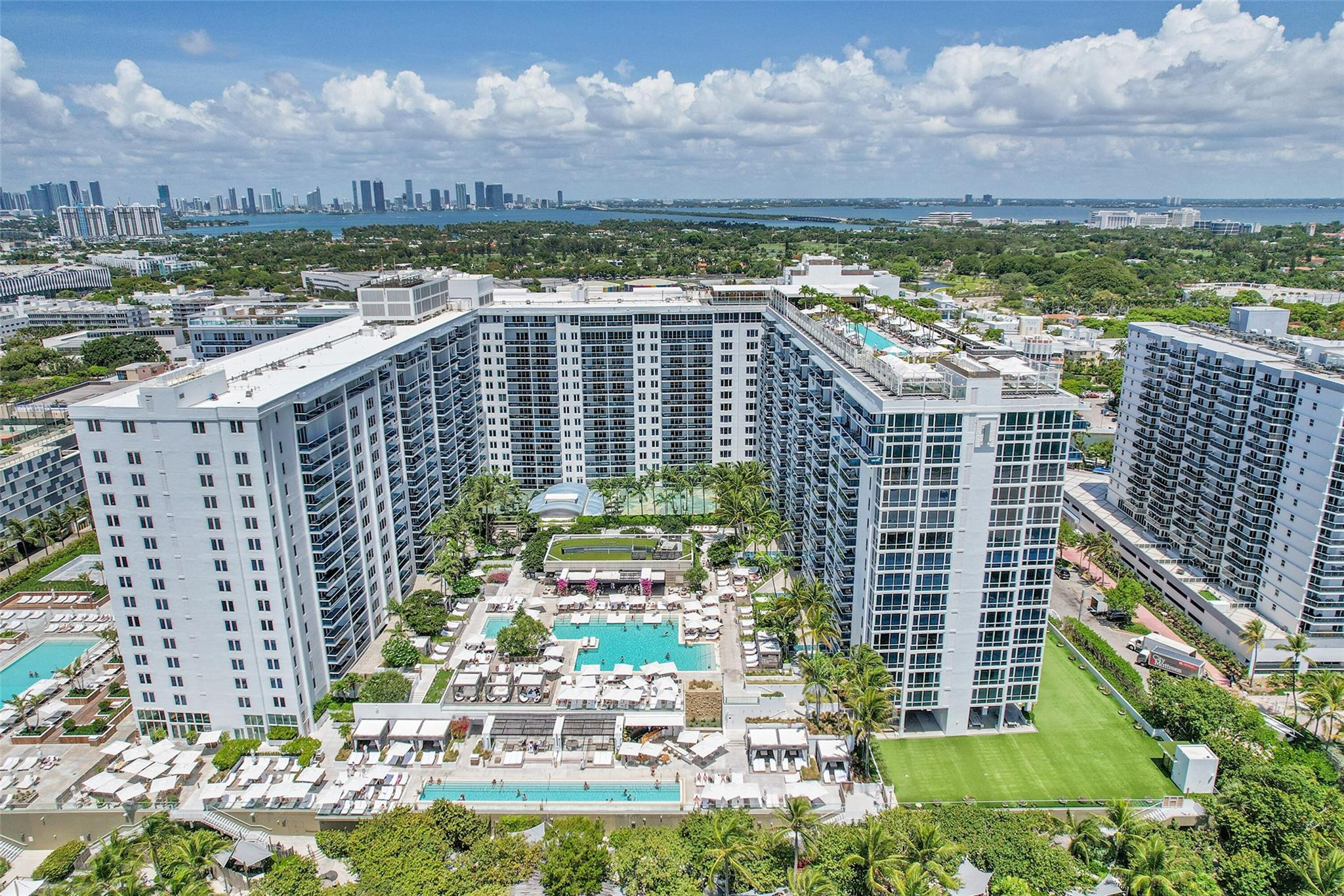 Roney Palace - Residential