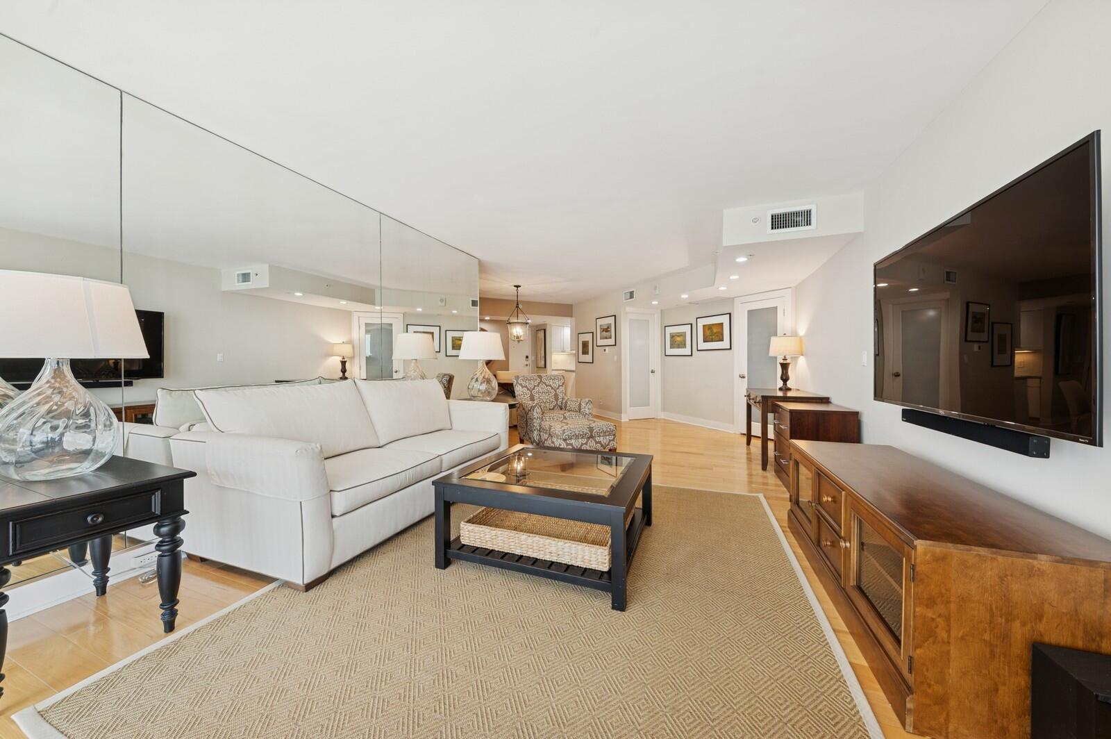 TIARA CONDO - Residential