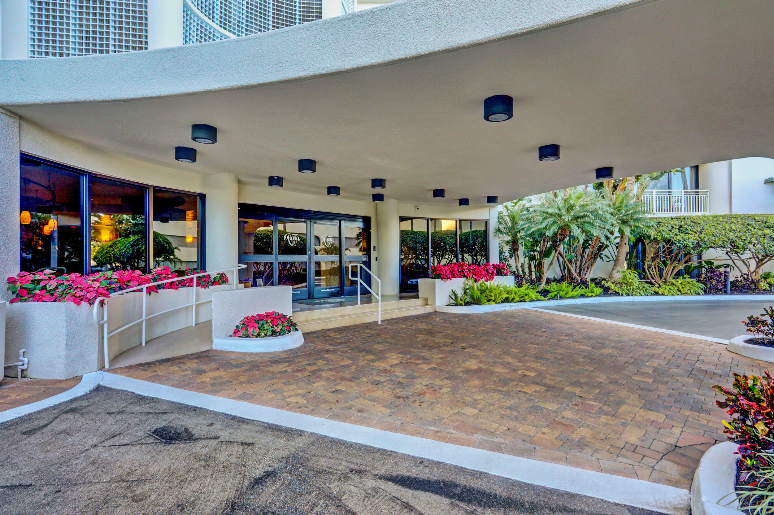 TIARA CONDO - Residential