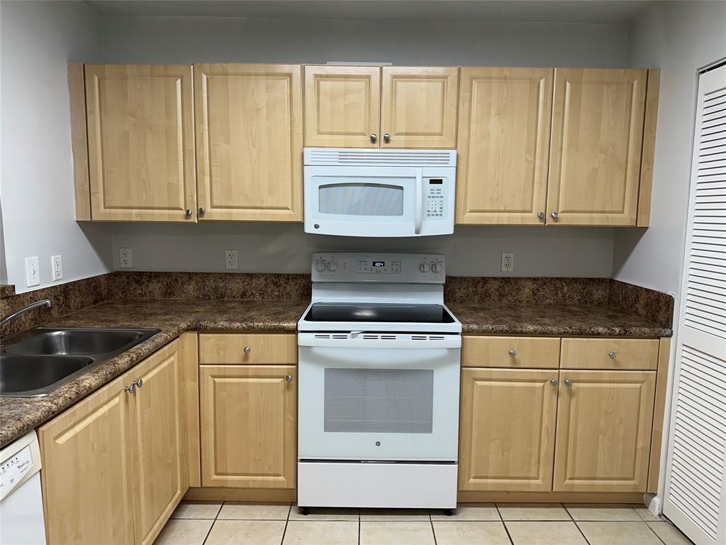 SHERIDAN BEACH CLUB CONDOMINIUM - Residential