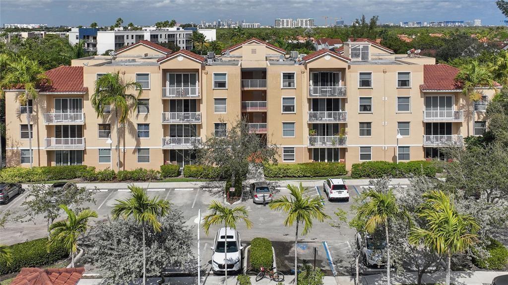 SHERIDAN BEACH CLUB CONDOMINIUM - Residential